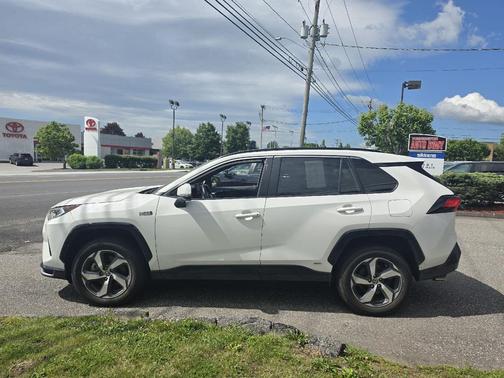 Super White 2021 Toyota RAV4 Prime SE