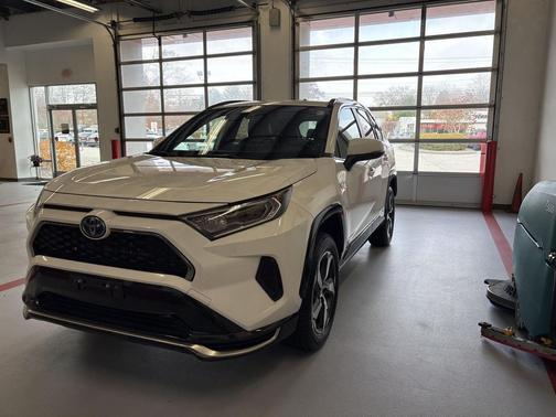 Super White 2021 Toyota RAV4 Prime SE