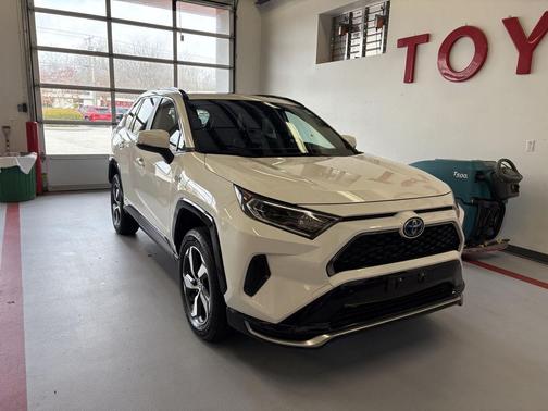 Super White 2021 Toyota RAV4 Prime SE