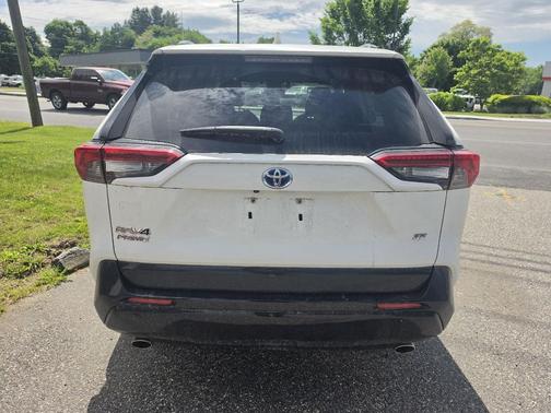 Super White 2021 Toyota RAV4 Prime SE