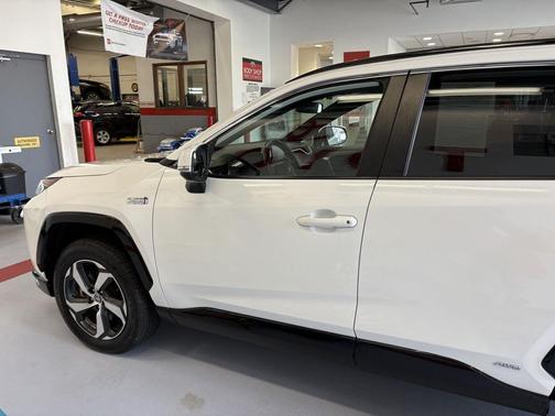 Super White 2021 Toyota RAV4 Prime SE