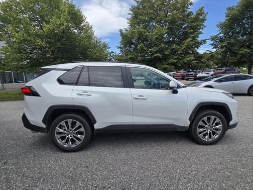2025 Toyota RAV4 XLE Premium