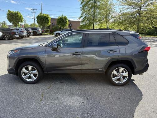 2021 Toyota RAV4 Hybrid XLE Premium