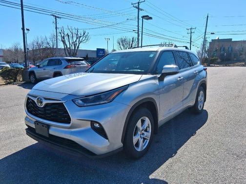 Celestial Silver Metallic 2021 Toyota Highlander LE