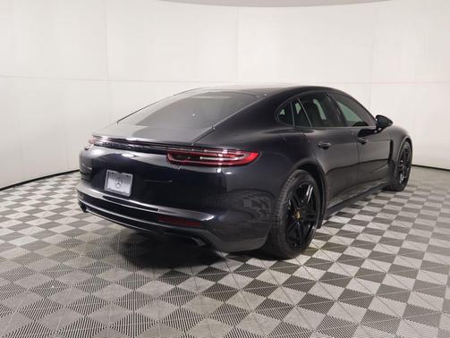 2019 Porsche Panamera 4