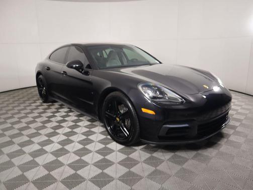 2019 Porsche Panamera 4
