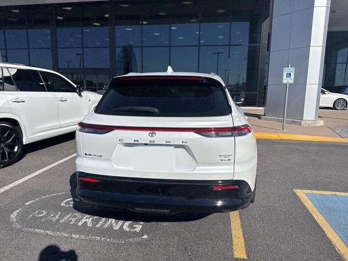 2025 Toyota Crown Signia XLE