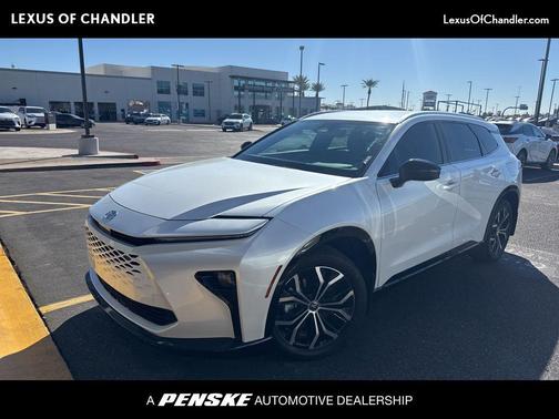 2025 Toyota Crown Signia XLE