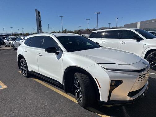 2025 Toyota Crown Signia XLE