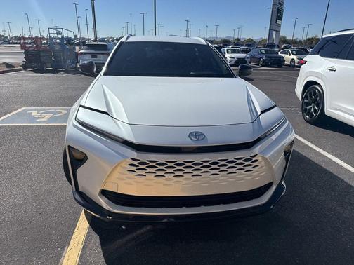 2025 Toyota Crown Signia XLE