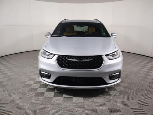 2022 Chrysler Pacifica L