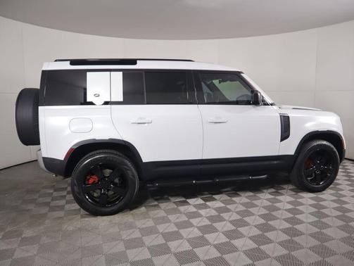 2024 Land Rover Defender 110 P300