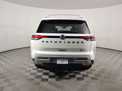 2024 Nissan Pathfinder SL FWD