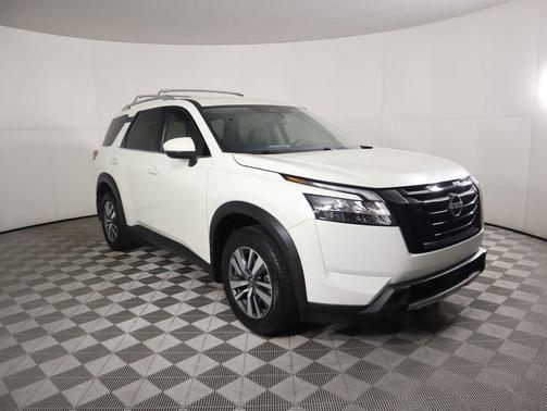 2024 Nissan Pathfinder SL FWD