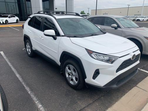 2020 Toyota RAV4 XLE