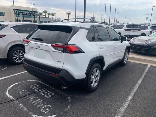 2020 Toyota RAV4 XLE