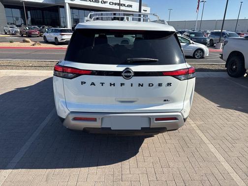 2024 Nissan Pathfinder SL FWD