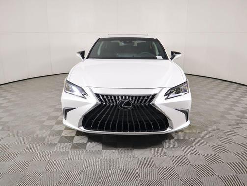 2025 Lexus ES 300h Base