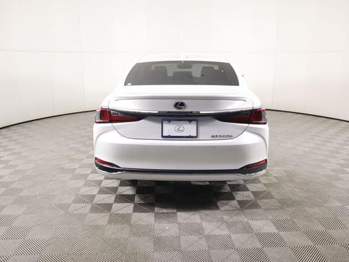 2025 Lexus ES 300h Base