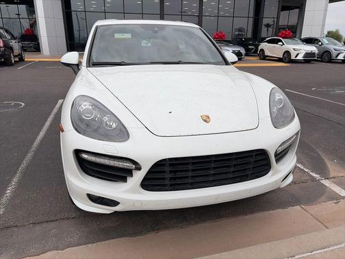 2014 Porsche Cayenne GTS