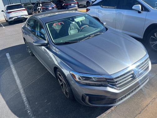 2020 Volkswagen Passat 2.0T R-Line