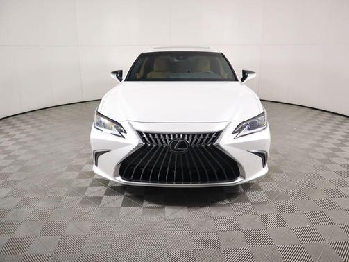 2023 Lexus ES 300h Base