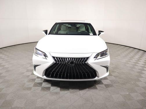 2025 Lexus ES 300h Base