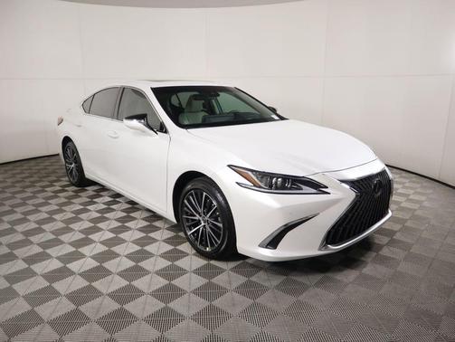 2025 Lexus ES 300h Base