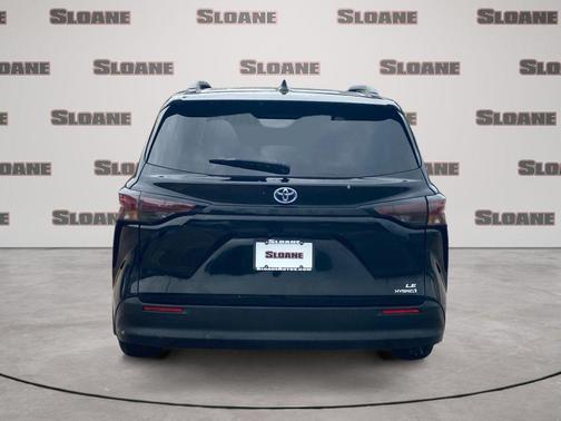 Midnight Black Metallic 2023 Toyota Sienna LE