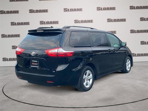 2018 Toyota Sienna LE