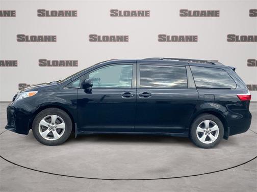2018 Toyota Sienna LE