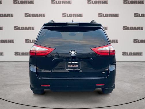 2018 Toyota Sienna LE