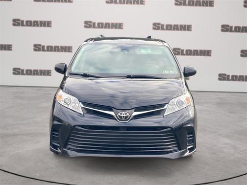 2018 Toyota Sienna LE