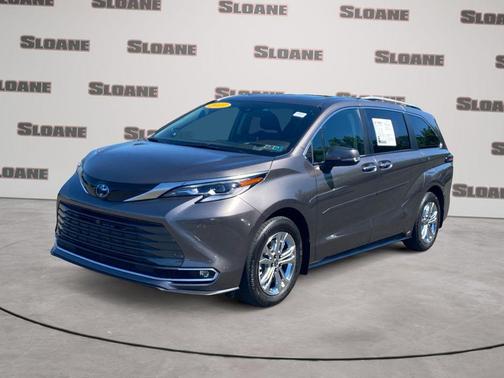 Predawn Gray Mica 2023 Toyota Sienna Platinum 7 Passenger