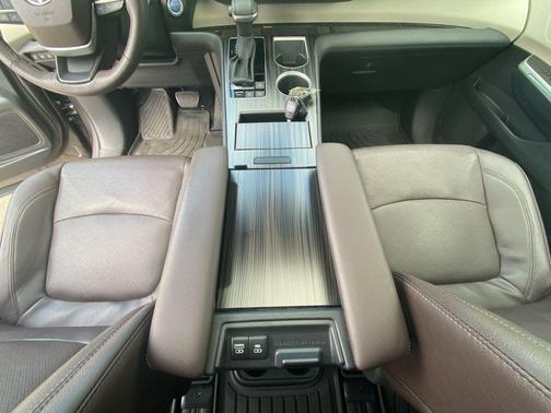 Predawn Gray Mica 2023 Toyota Sienna Platinum 7 Passenger