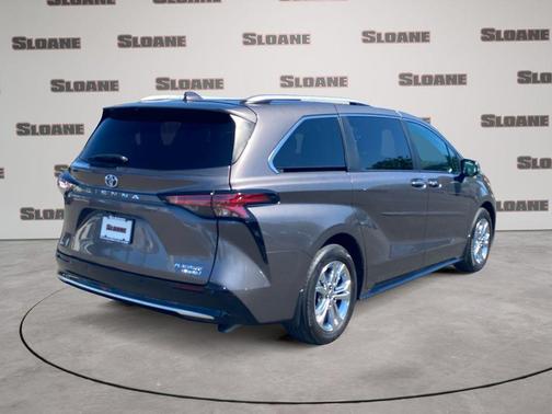 Predawn Gray Mica 2023 Toyota Sienna Platinum 7 Passenger