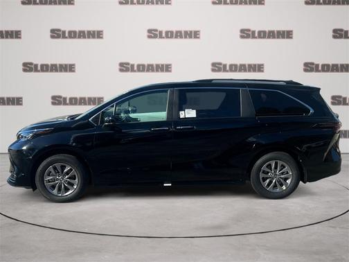 2025 Toyota Sienna XLE