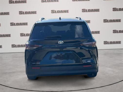 2025 Toyota Sienna XLE
