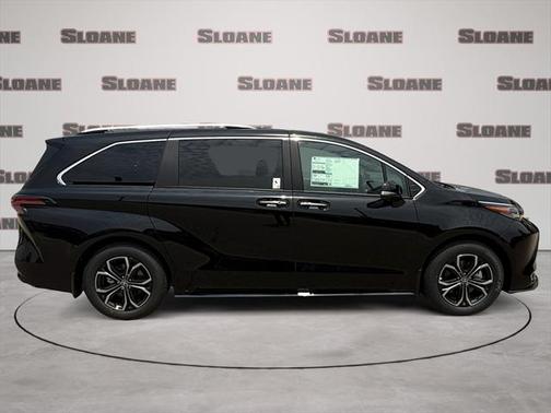 2025 Toyota Sienna Platinum 7 Passenger