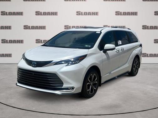2025 Toyota Sienna Platinum 7 Passenger