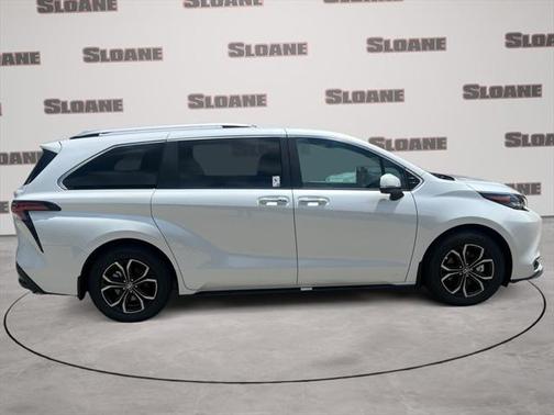 2025 Toyota Sienna Platinum 7 Passenger