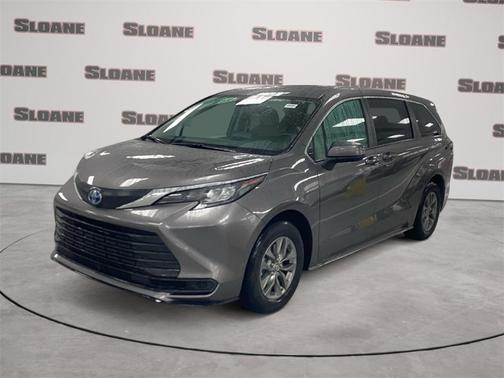 2024 Toyota Sienna LE