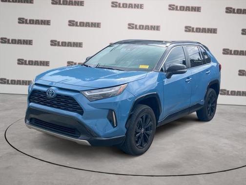 2022 Toyota RAV4 Hybrid SE