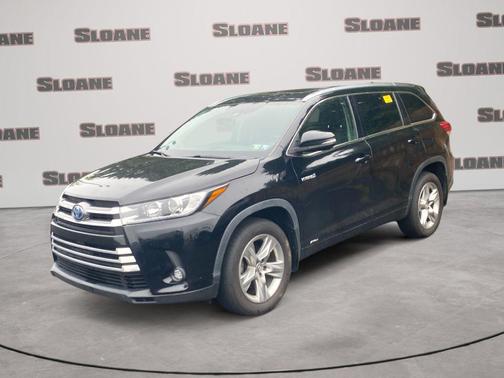 Midnight Black Metallic 2019 Toyota Highlander Hybrid Limited