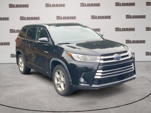 Midnight Black Metallic 2019 Toyota Highlander Hybrid Limited