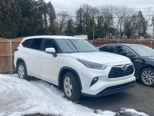 2023 Toyota Highlander LE