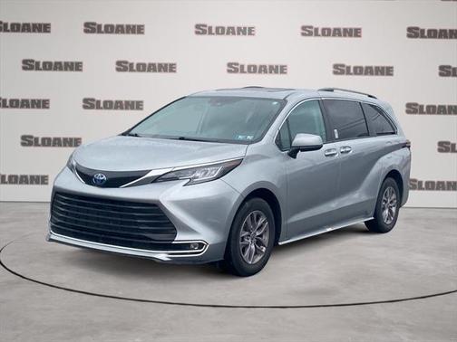 2022 Toyota Sienna XLE 7 Passenger