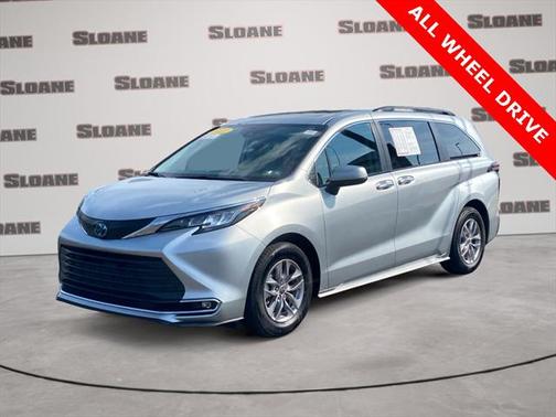 2022 Toyota Sienna XLE 7 Passenger