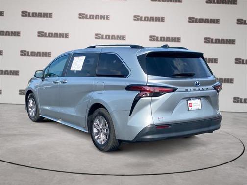 2022 Toyota Sienna XLE 7 Passenger