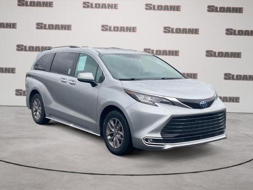 2022 Toyota Sienna XLE 7 Passenger